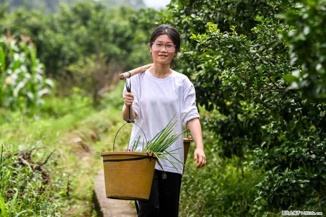 全网追的“扁担女孩”，找了一份暑假工，时薪12元 - 邵阳生活资讯 - 邵阳28生活网 shaoyang.28life.com